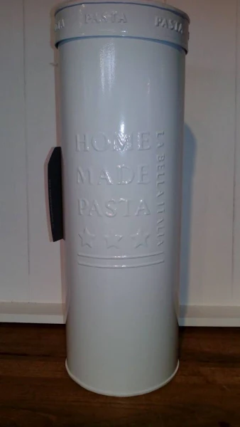 Pasta-blik Bastion