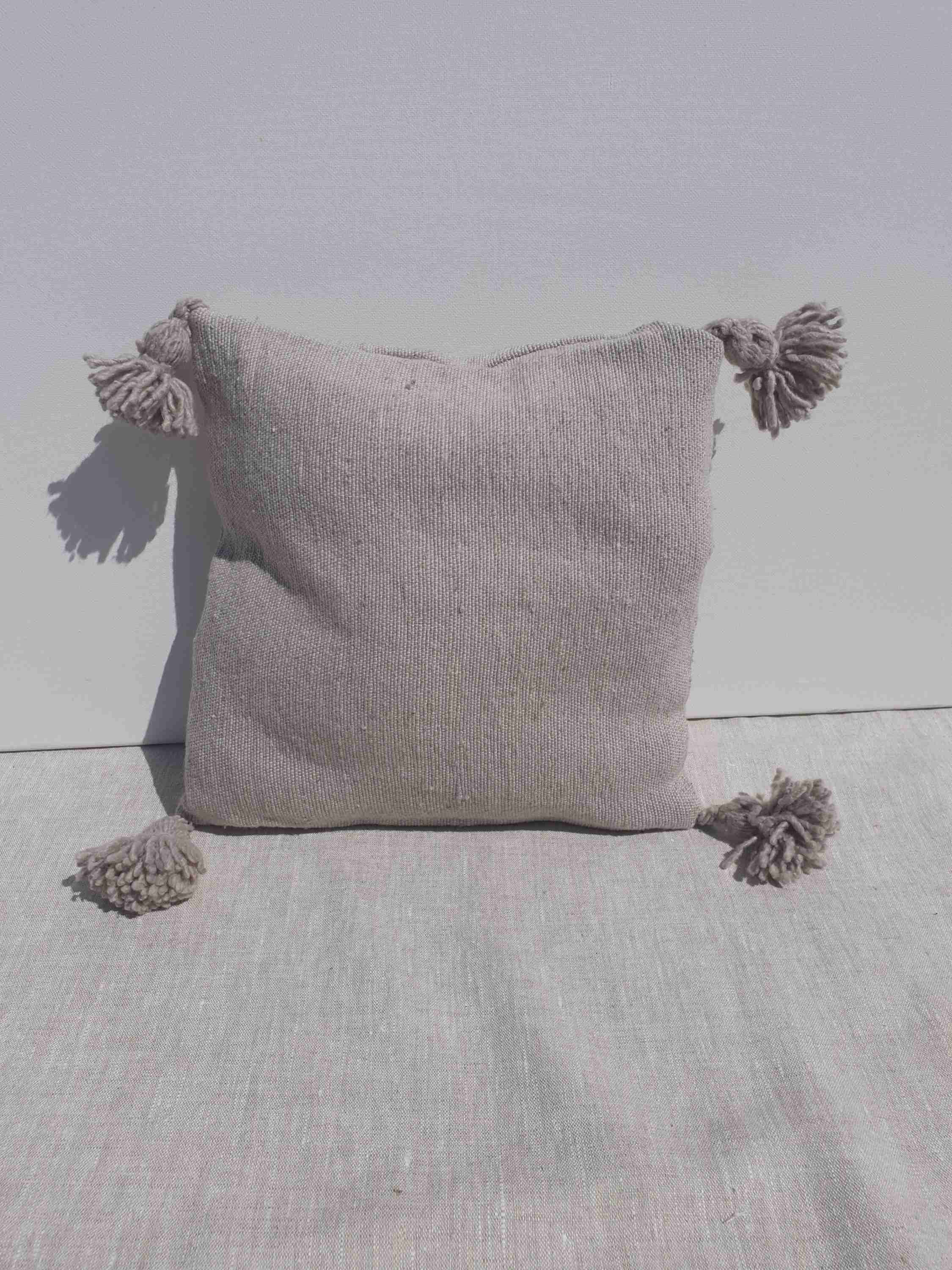 Kussen pompom beige small Kussen pompom beige small