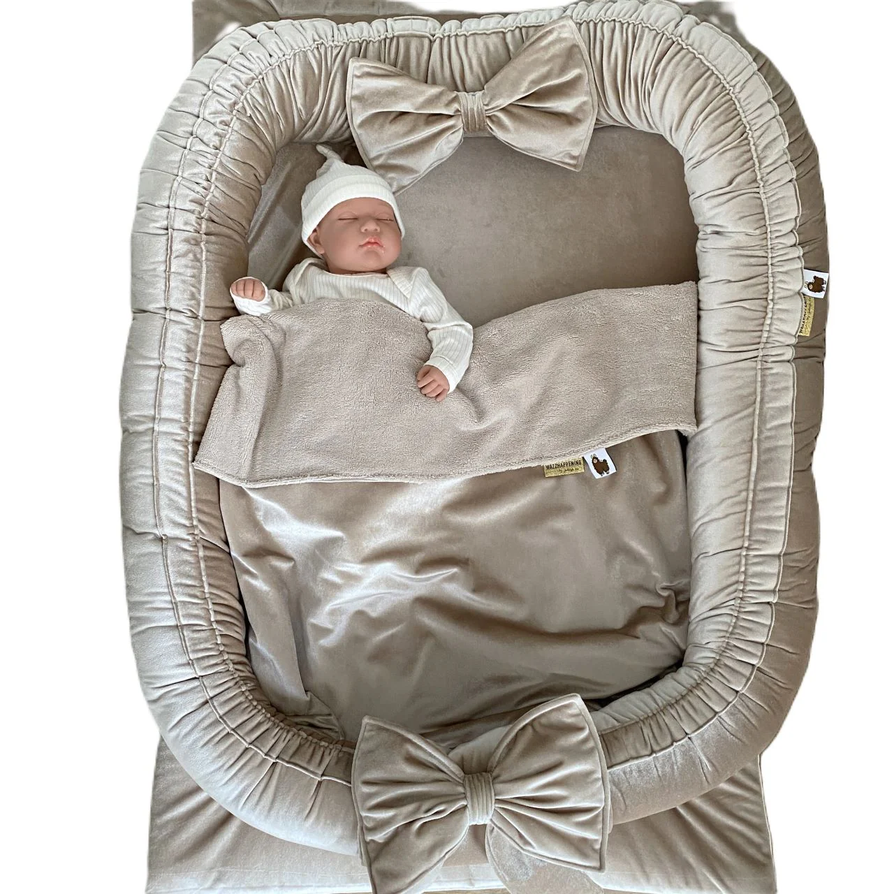 Babynestje Tweeling Velvet luxury zand champagne strik Babynestje Tweeling Velvet luxury zand champagne strik