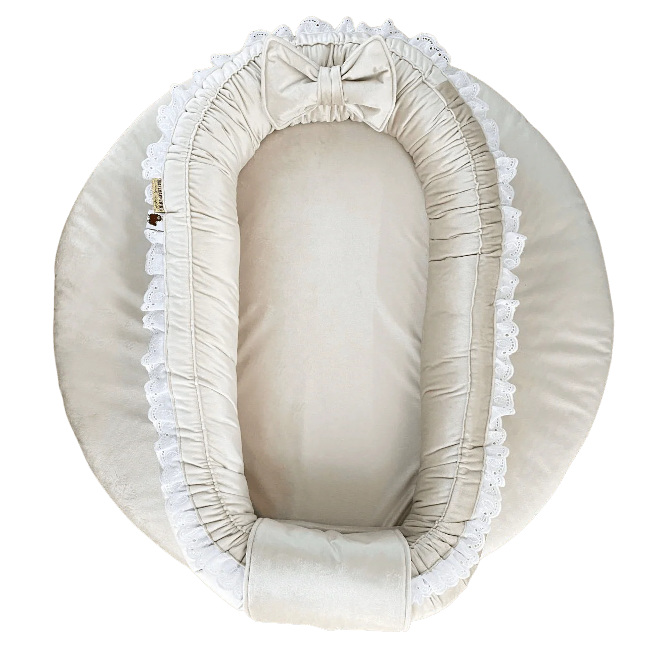 Babynestje Richelle ecru licht beige luxury velvet broderie strik