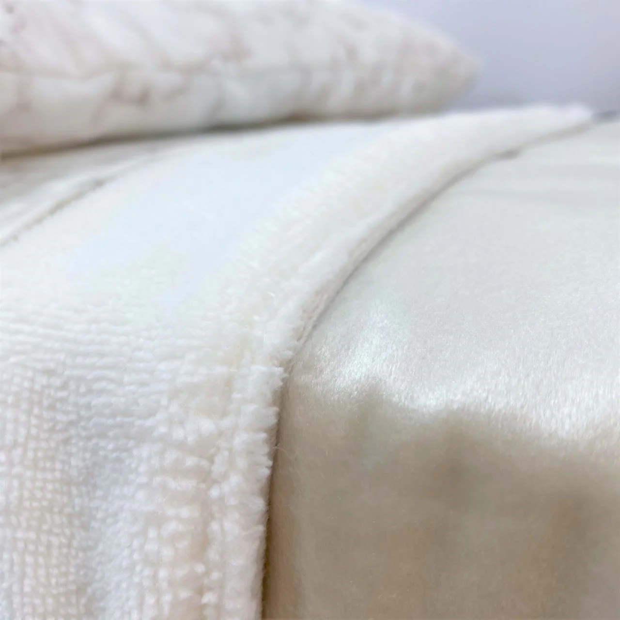 Babydekentje Luxury Velvet-fluweel-licht beige-crème-in 10 kleuren