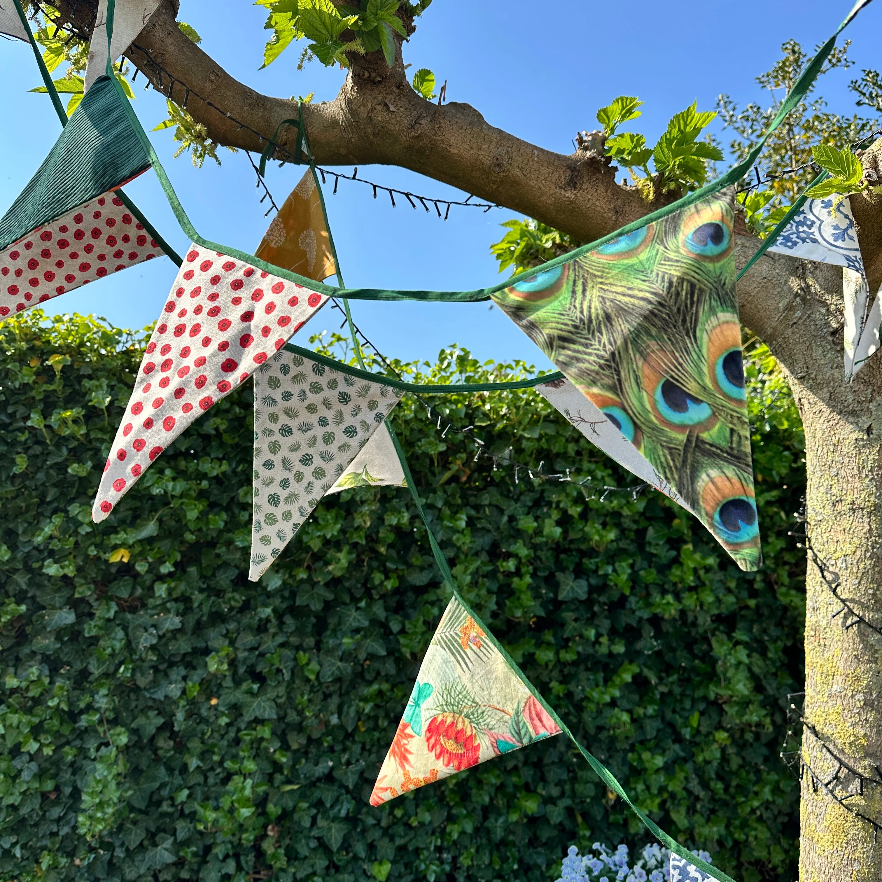 GROENE FEESTELIJKE STOFFEN VLAGGEN SLINGER