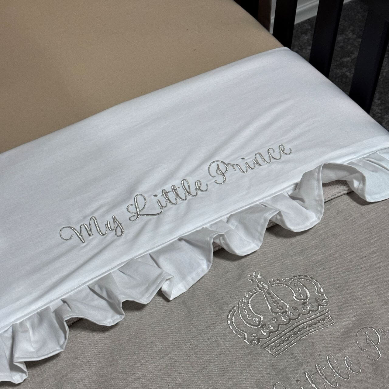 Laken Ruffle My little Prince – wit – ruches – ruffles – poplin katoen – geborduurd