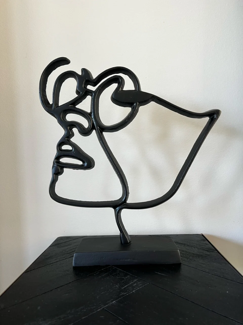 Ornament op standaard FACE Bril – 34x8x35 cm – Zwart