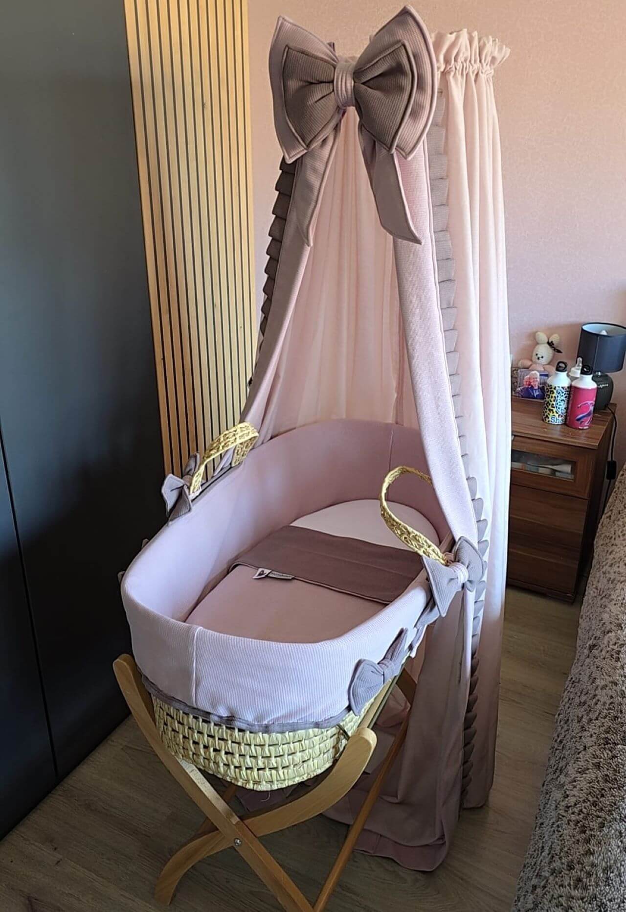 Hemel Véda – hemeltje – zijde – licht oudroze – taupe – luxe – wafel jersey – plooirand