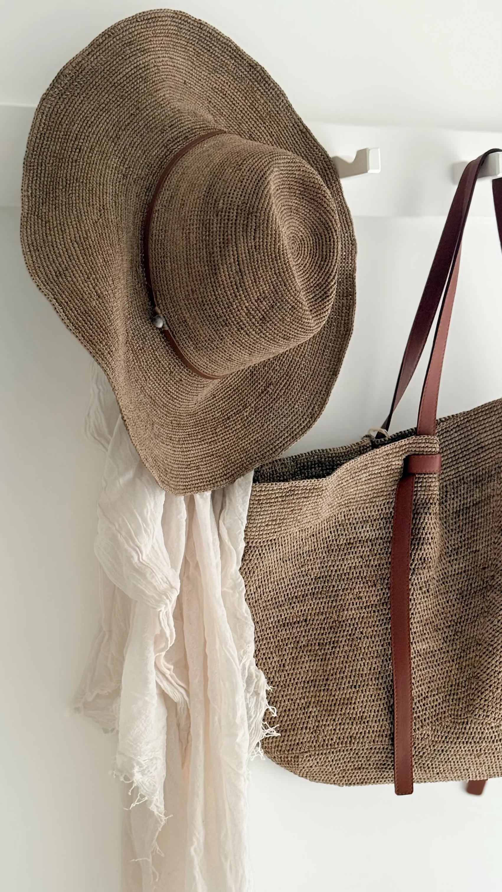 Aziz Tan Leather Hat Tea van Made in Mada