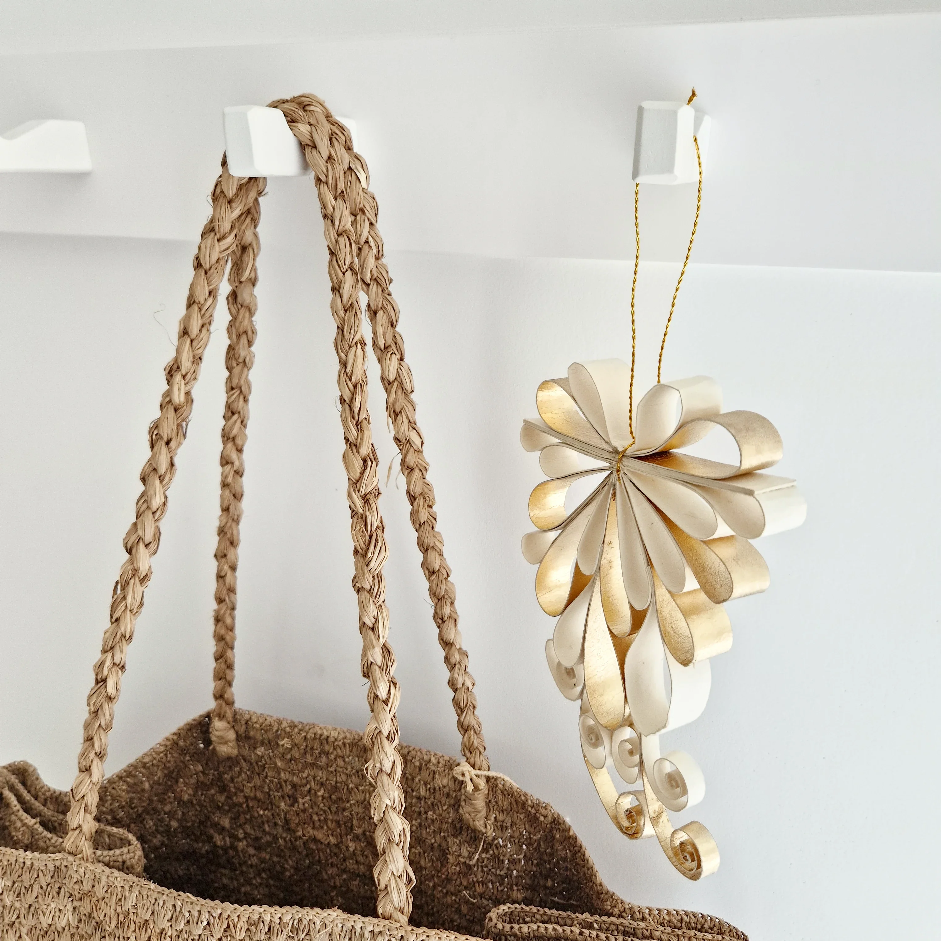 Small flower decoration ornament ANNA NERA