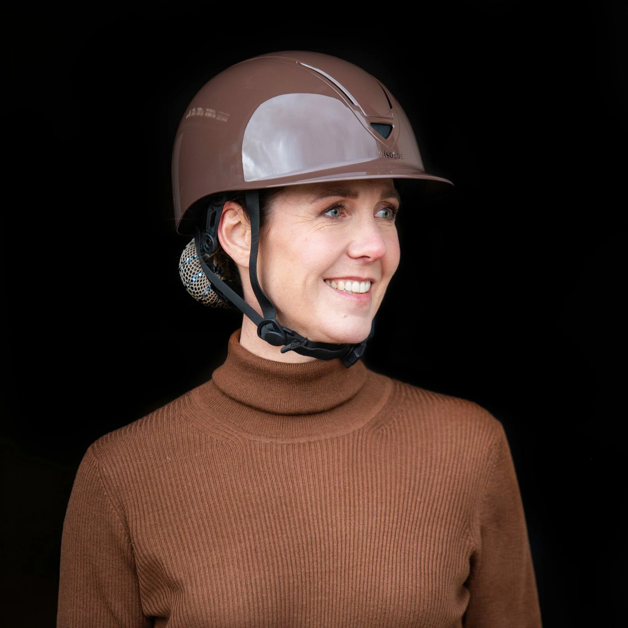 Vísolde – Schaal paardrijhelm Bruin