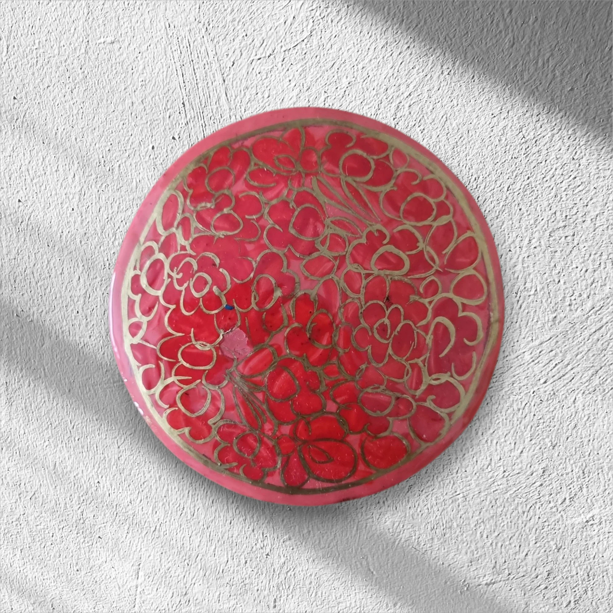 Handbeschilderd doosje – rond roze/rood